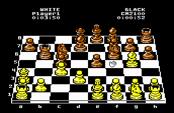 El C64, con las negras, ya me empieza a acorralar... ¡en 5 minutos!